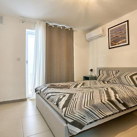 Urban Front - Walking Distance From Paceville And St George Bay Beach Is-Swieqi Exterior photo