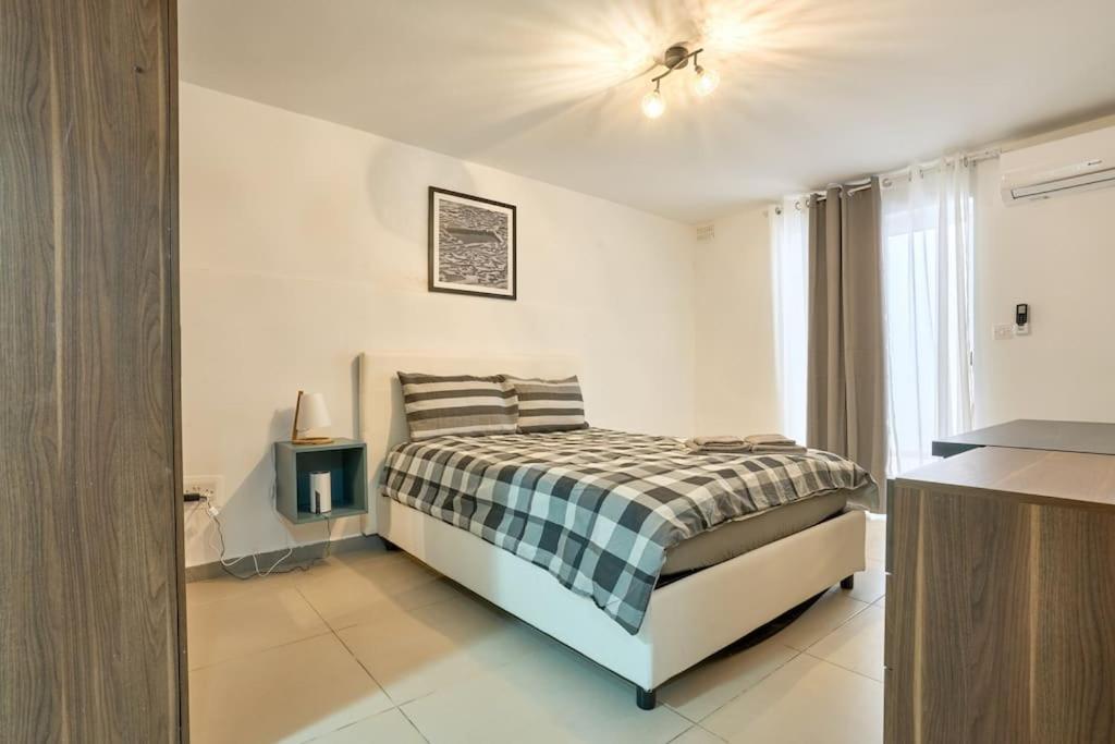 Urban Front - Walking Distance From Paceville And St George Bay Beach Is-Swieqi Exterior photo