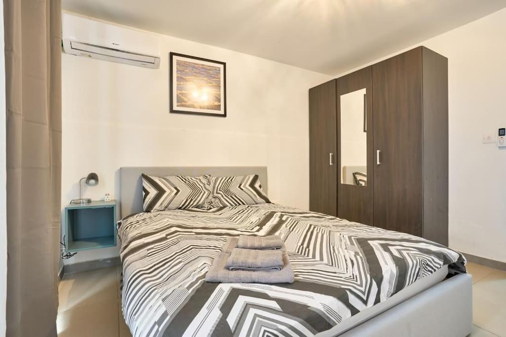 Urban Front - Walking Distance From Paceville And St George Bay Beach Is-Swieqi Exterior photo