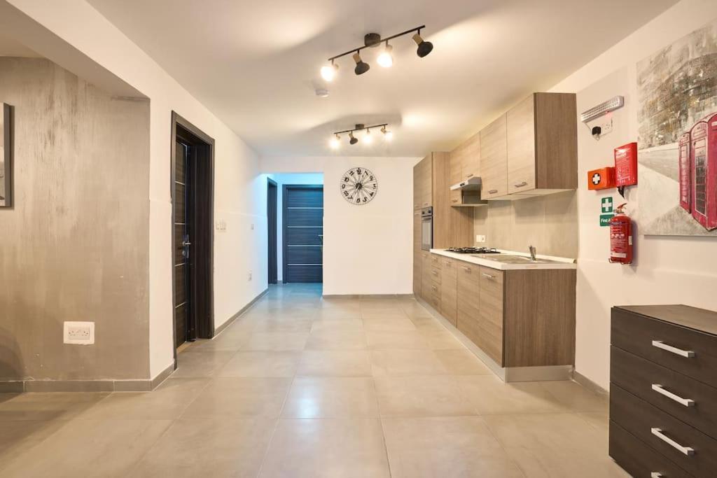 Urban Front - Walking Distance From Paceville And St George Bay Beach Is-Swieqi Exterior photo