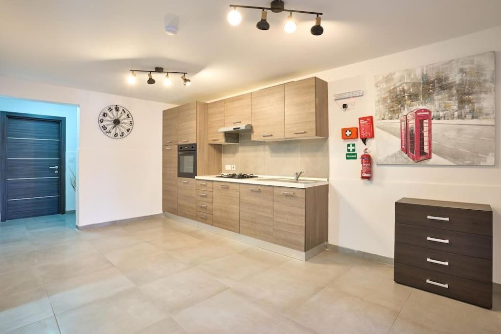 Urban Front - Walking Distance From Paceville And St George Bay Beach Is-Swieqi Exterior photo